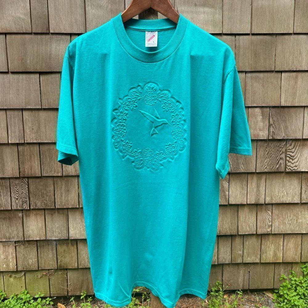 Vintage  Embossed Humming bird tee men’s L